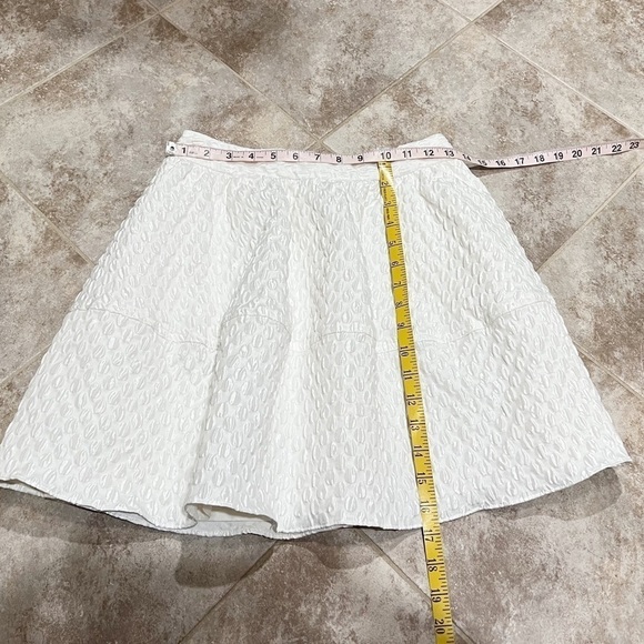 NEW Express High Rise Full White Mini Skirt Puckered Textured Dot Size 4 - Picture 4 of 10